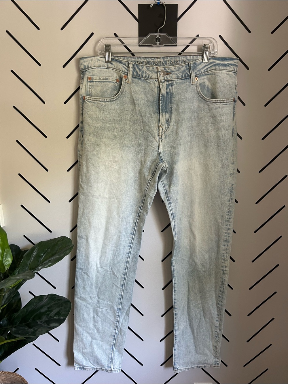 American eagle men’s airflex + athletic skinny fit light wash jeans 36X32